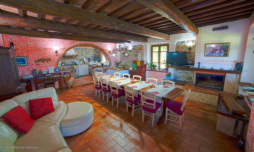 Semproniano Agriturismo La Valle Degli Ulivi מראה חיצוני תמונה